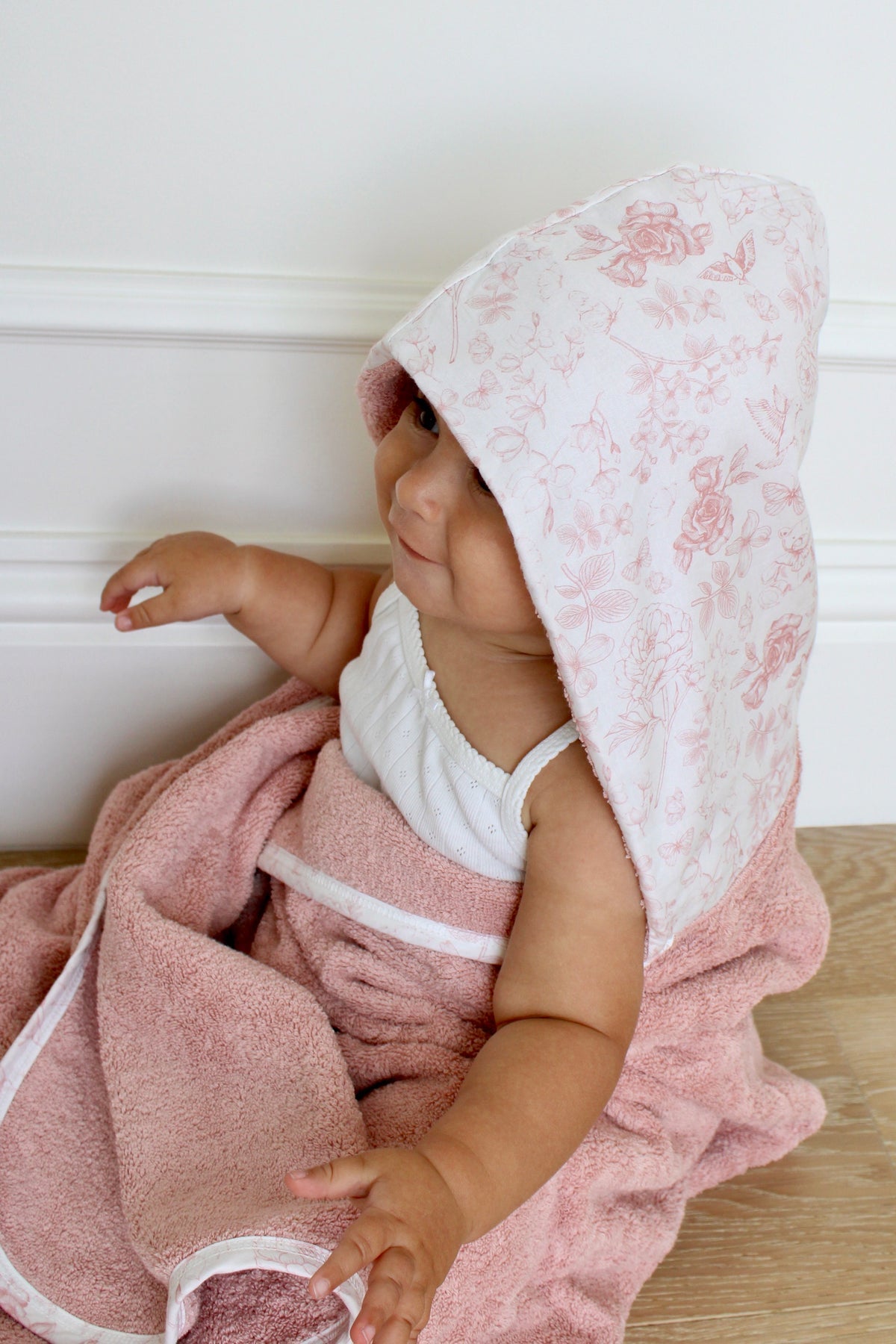 Rose Toile Hooded Bath Towel