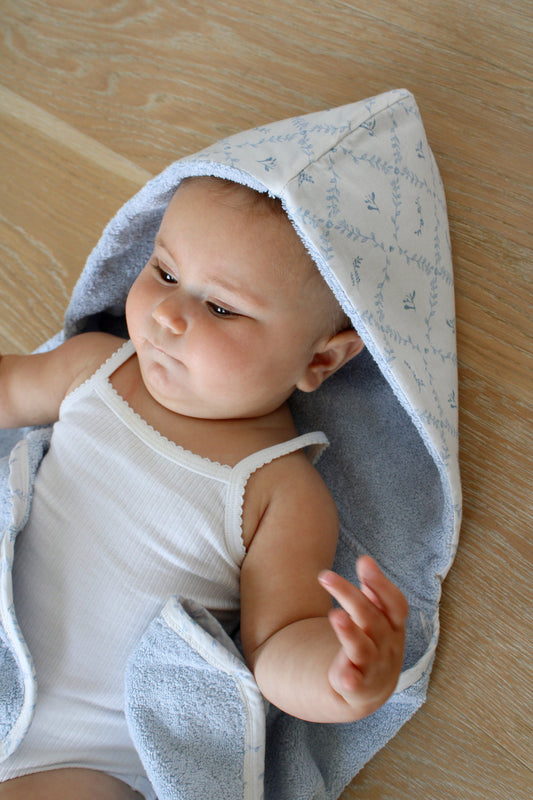 Little Threads
Blue Lattice Hooded Bath Towel