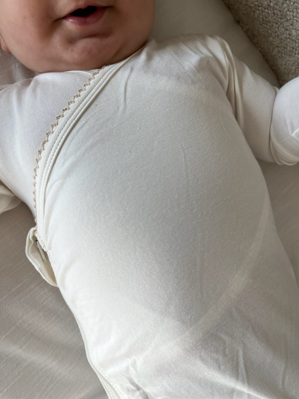 Cream Scalloped Bamboo Wrap Footie & Bonnet / Footie